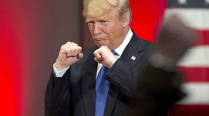Donald Trump declara "guerra" à CNN e quer criar canal para "desmascarar" a rede de notícias