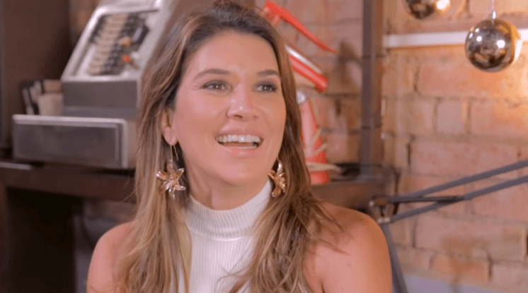 Rebeca Abravanel abre o coração, fala sobre solteirice e polêmica de Silvio Santos com Claudia Leitte