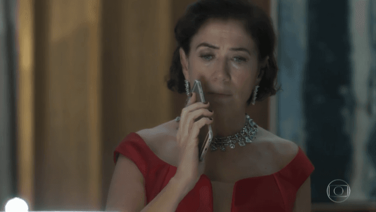 O Sétimo Guardião: Valentina larga o vermelho, volta a Serro Azul e toca o terror
