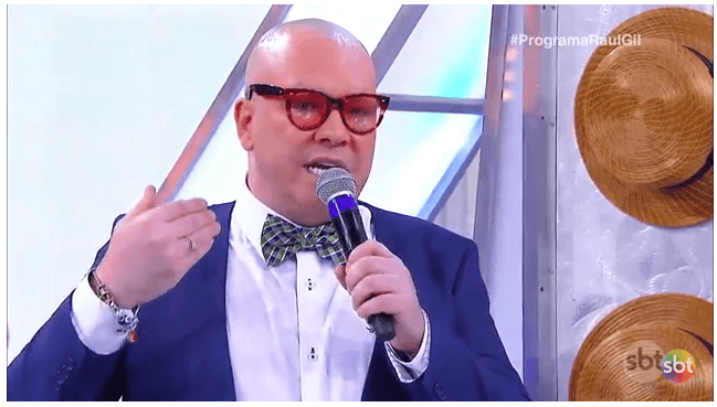 No Raul Gil, Felipeh Campos não tira o chapéu e detona Xuxa: "Você é pura decadência"