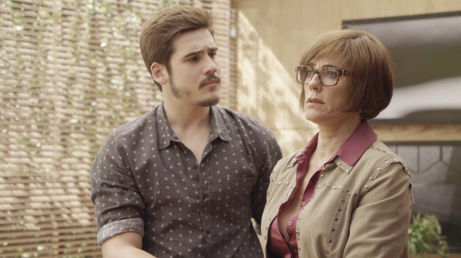Samuca e Carmen em cena de O Tempo Não Para (Foto: Divulgação/Globo) Samuca e Carmen em cena de O Tempo Não Para (Foto: Divulgação/Globo)