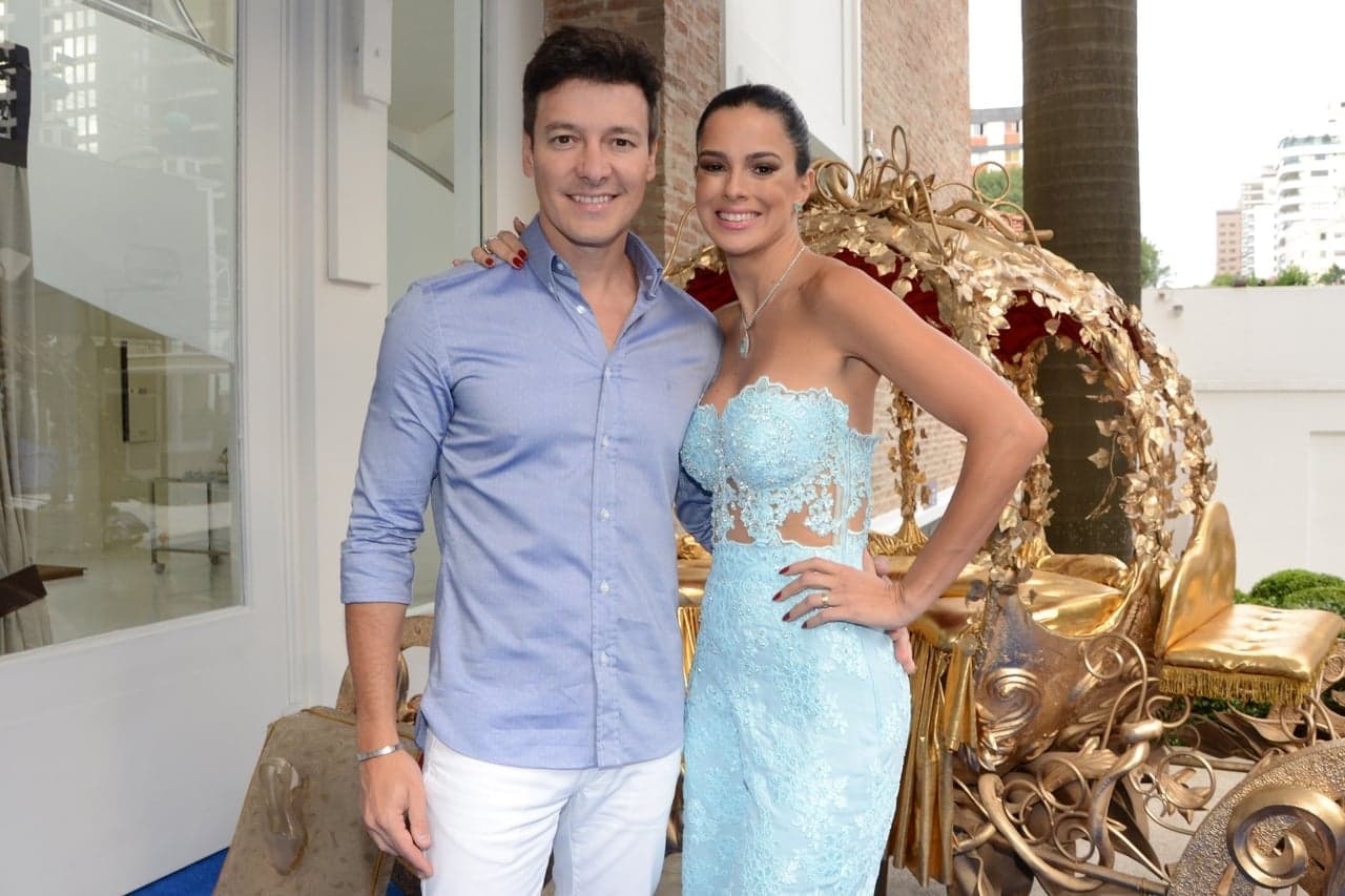 Rodrigo Faro e Vera Viel: juntos há vinte anos! (Eduardo Martins/AgNews) Rodrigo Faro e Vera Viel: juntos há vinte anos! (Eduardo Martins/AgNews)