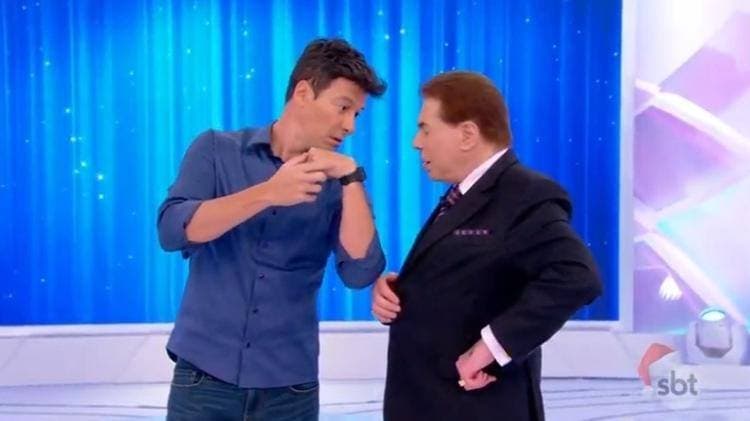 Rodrigo Faro aparece de surpresa no SBT, faz pedido a Silvio Santos e chora com a resposta
