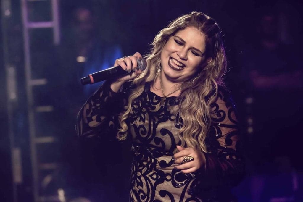Rainha da sofrência, Marília Mendonça recebe chuva de elogios, cantadas e proposta de casamento