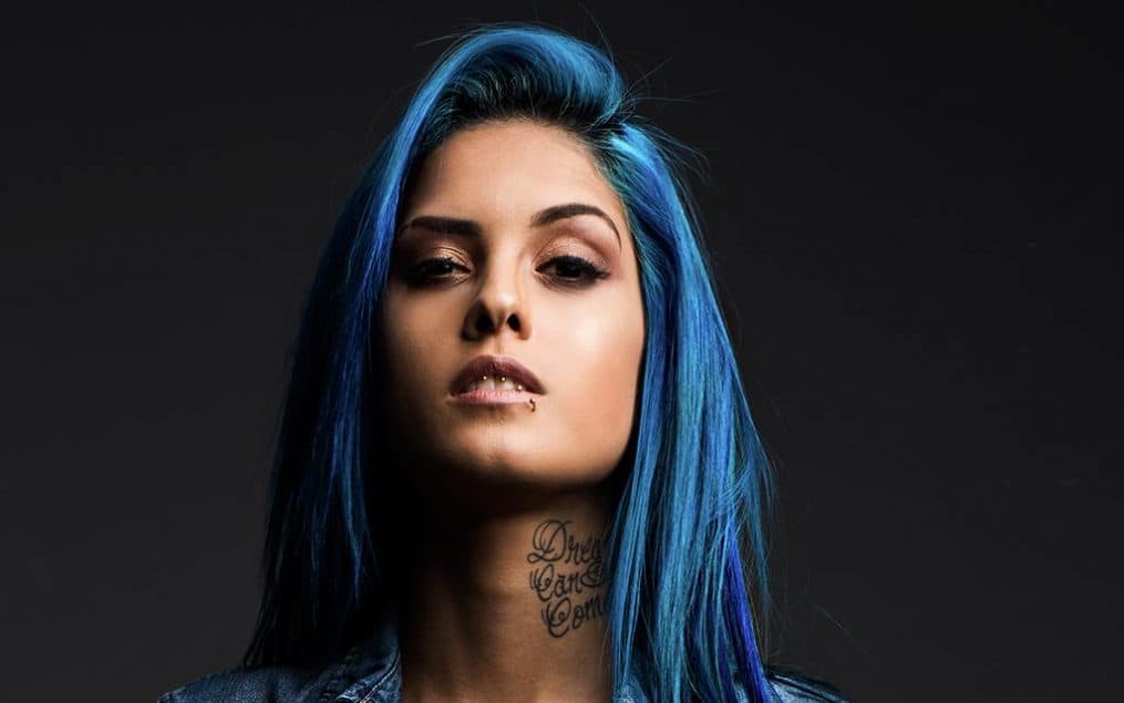 Eleita a mulher mais sexy, funkeira Tati Zaqui posta foto e acaba mostrando um pouco demais