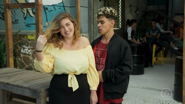 Malhação: Leandro e Bárbara promovem festa com a presença de cantor famoso