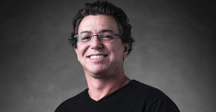 Diretor do BBB, Boninho quebra protocolo e alfineta A Fazenda