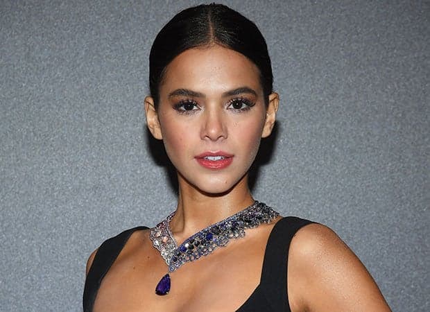 Religiosa, Bruna Marquezine demonstra sua fé e dispara: "Nada é melhor do que Deus''