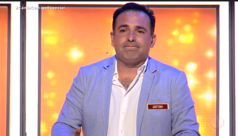 Reinaldo Gottino se emociona com apresentação de produtor da Record no Canta Comigo e faz revelação sobre ele