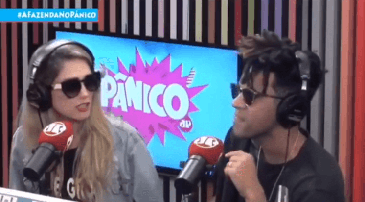 Após A Fazenda, D'Black assume traição e Nadja toma atitude ao vivo no Pânico