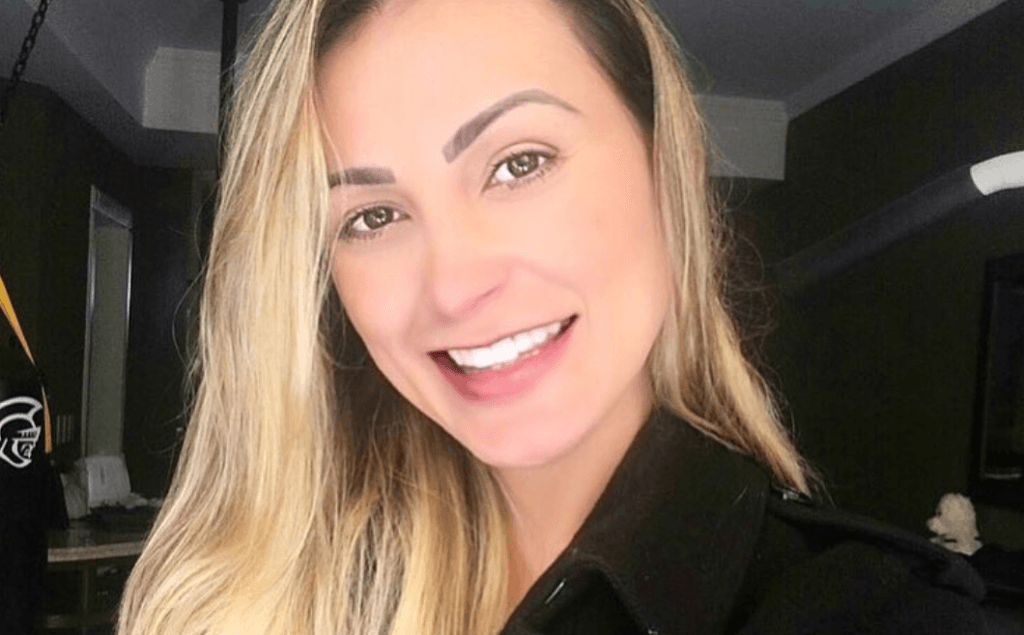 Andressa Urach publica foto polêmica do filho e é massacrada pelos fãs