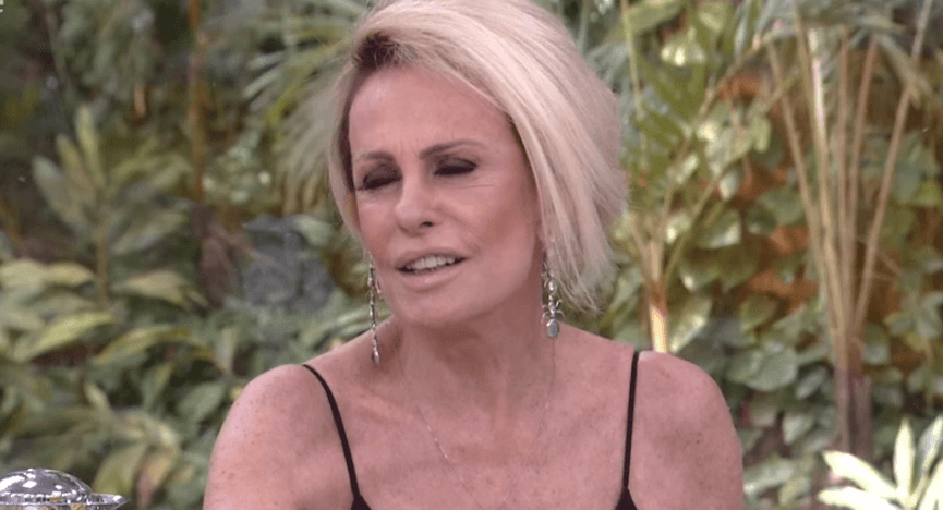Ana Maria usa espada para abrir garrafa de Champanhe no "Mais Você" e causa alvoroço na internet
