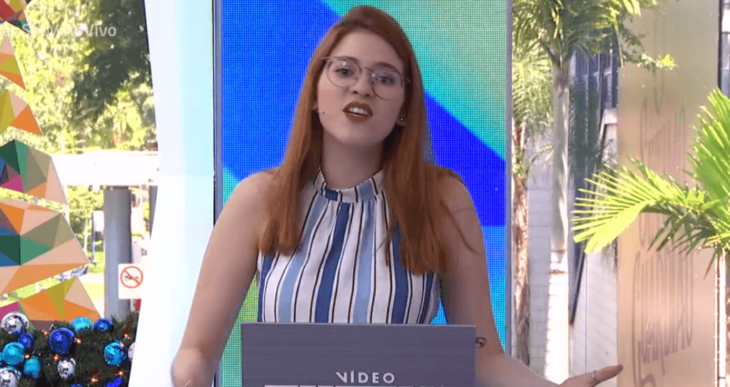 Ana Clara é dispensada do Vídeo Show no dia em que leu "pegadinha" sobre Bolsonaro
