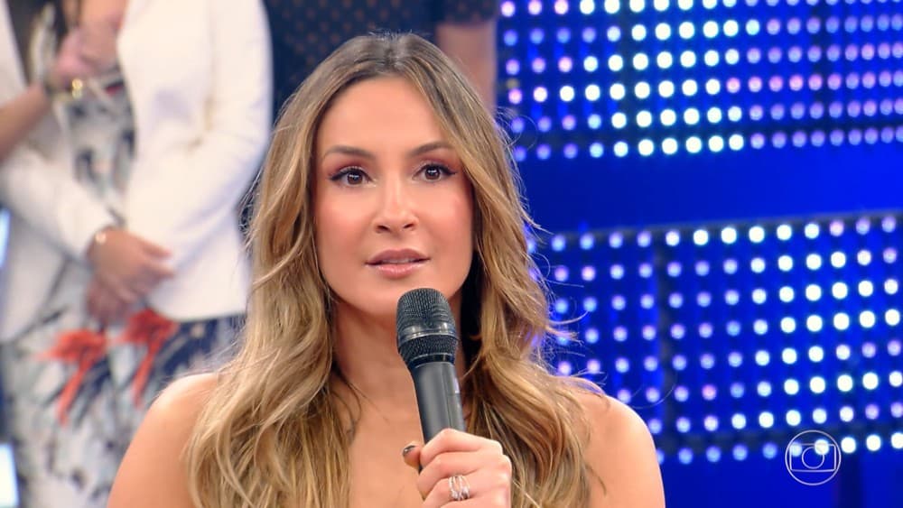 Bloco de Claudia Leitte é interrompido durante passagem por São Paulo e gera transtornos