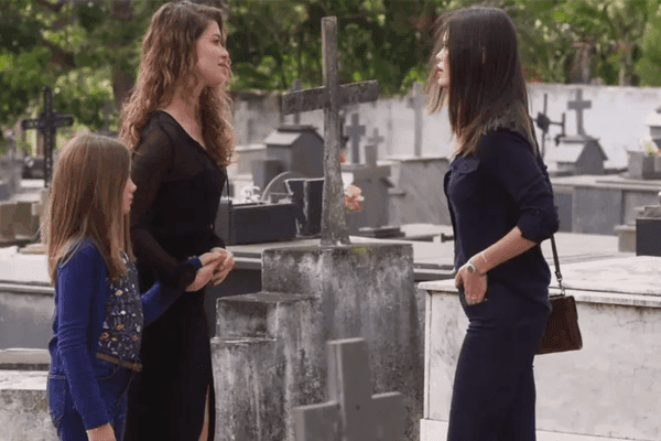 Cris e Isabel brigarão por causa de Alain em Espelho da Vida (Foto: Divulgação)