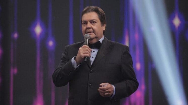 Primo gay de William Bonner, Hugo Bonemer fala do Show dos Famosos: "tenho o sex-appeal de um dragão-de-komodo"