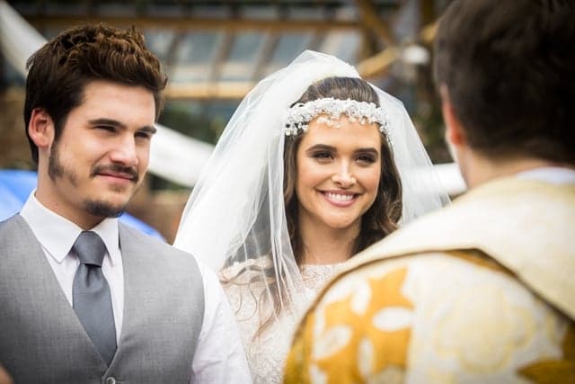 Após rumores de separação do casal Juliana Paiva e Nicolas Prattes, a atriz se manifestou e fãs viram indireta para o rapaz