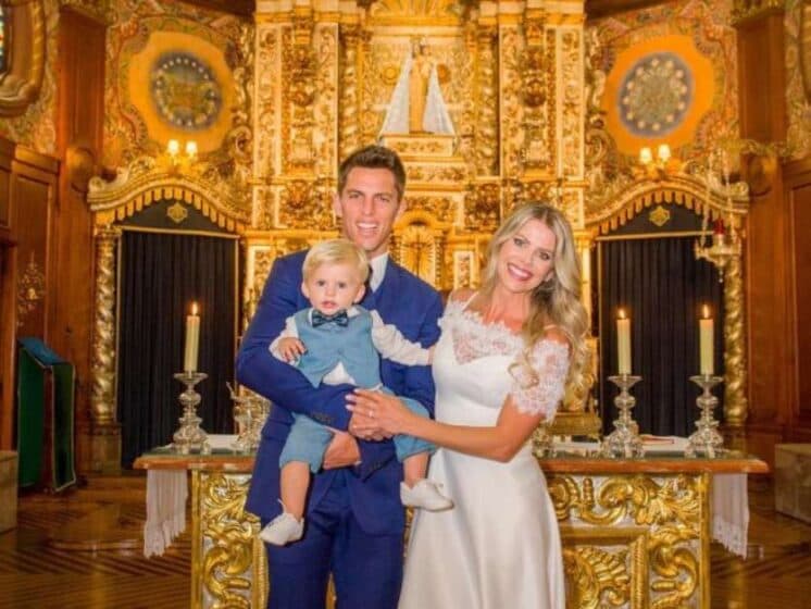 Karina Bacchi vaza fotos privadas de seu casamento com Amaury Nunes