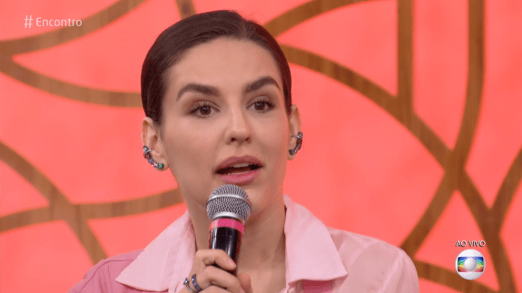 Tweets antigos e polêmicos de Kéfera vem à tona e youtuber tenta se explicar