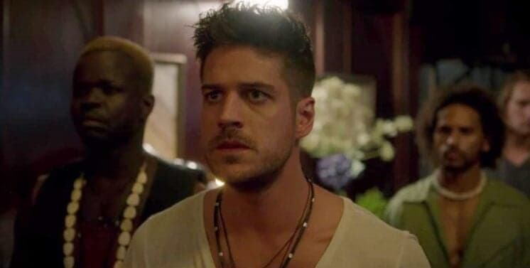 Serie Tidelands da Netflix com Marco Pigossi estreia e divide a opinião do público