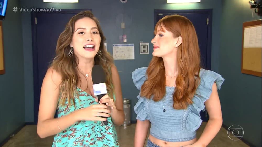 Marina contou que não tinha secador de cabelo em casa antes de cortar a franja curta — (Foto: TV Globo) Marina contou que não tinha secador de cabelo em casa antes de cortar a franja curta — (Foto: TV Globo)
