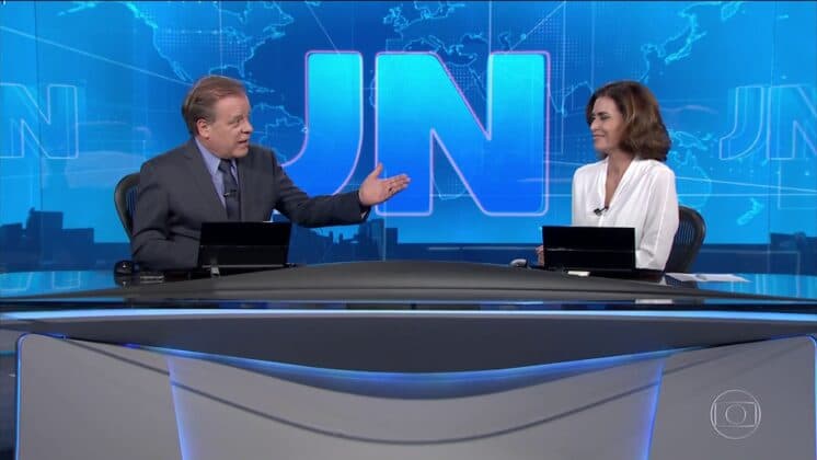 Jornal Nacional tem gafe histórica e âncoras ficam "perdidos" ao vivo na Globo