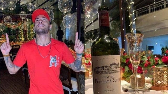 Depois de Ceia luxuosa de Natal, com vinho de R$1,3 mil, saiba onde será o Réveillon do craque Neymar