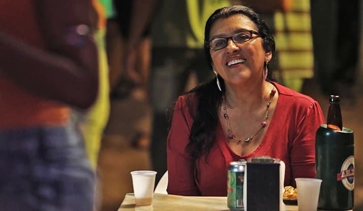 Sem programa, Regina Casé volta a virar aposta da Globo como atriz após onze anos