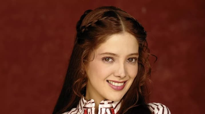 Afastada dos holofotes de forma misteriosa, atriz mexicana Adela Noriega tem paradeiro revelado após dez anos