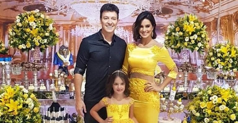 Vera Viel, esposa de Rodrigo Faro, abre álbum e mostra fotos do nascimento de sua filha