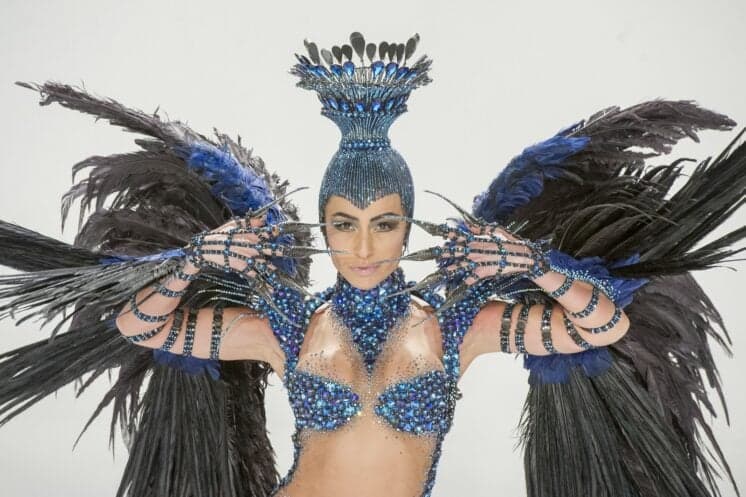 Após nascimento de Zoe, Sabrina Sato já tem data para voltar ao samba