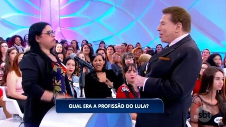 Em seu programa, Silvio Santos se diverte com moça que chamou Lula de ladrão