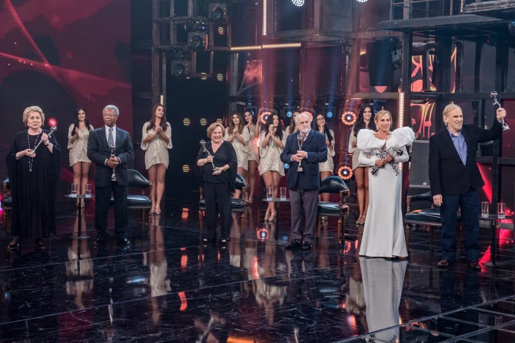 Troféu "Mário Lago" do Domingão do Faustão repercute nas redes e medalhões da Globo comemoram