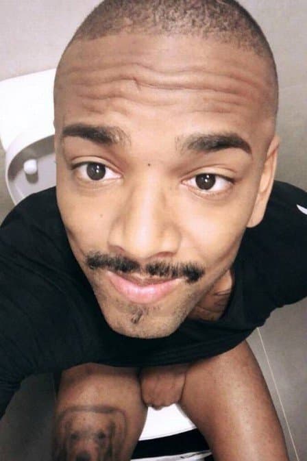 Nego do Borel é atacado após agredir amigo em aeroporto: "Você não aprende né"