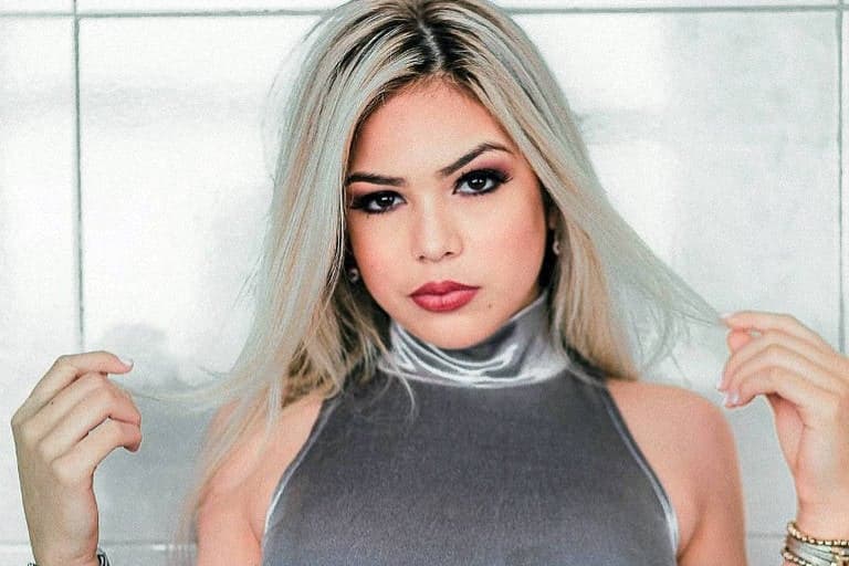 Após acusação de sexualização, MC Melody volta a causar nas redes sociais e é detonada