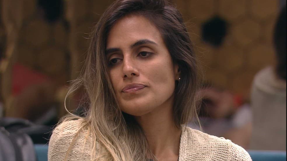 BBB19: Vinicius solta indireta para Tereza e Carolina a defende