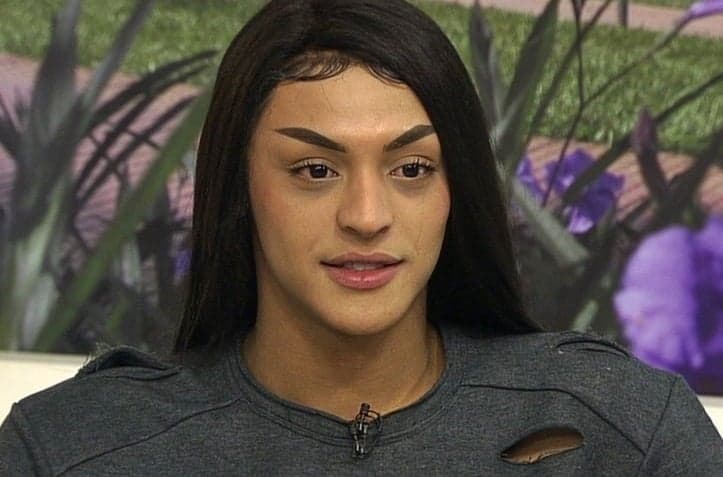 Pabllo Vittar surge de luto e faz desabafo sobre suicídio: "É difícil ser LGBTQ neste país”