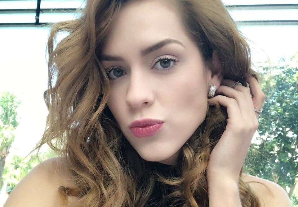 Sophia Abrahão aparece de luto na Globo após perder o Vídeo Show e gera burburinho