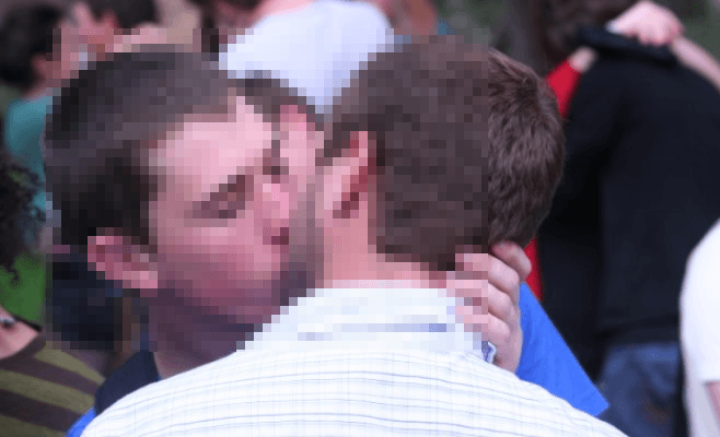 Jornalistas da Globo e SBT assumem romance gay e afirmam: "Concorrência fica da porta pra fora"