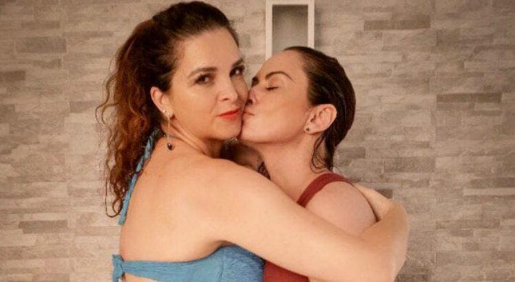 Na 'Banheira do Gugu', Luiza Ambiel e Núbia Oliiver se reencontram para relembrar histórias