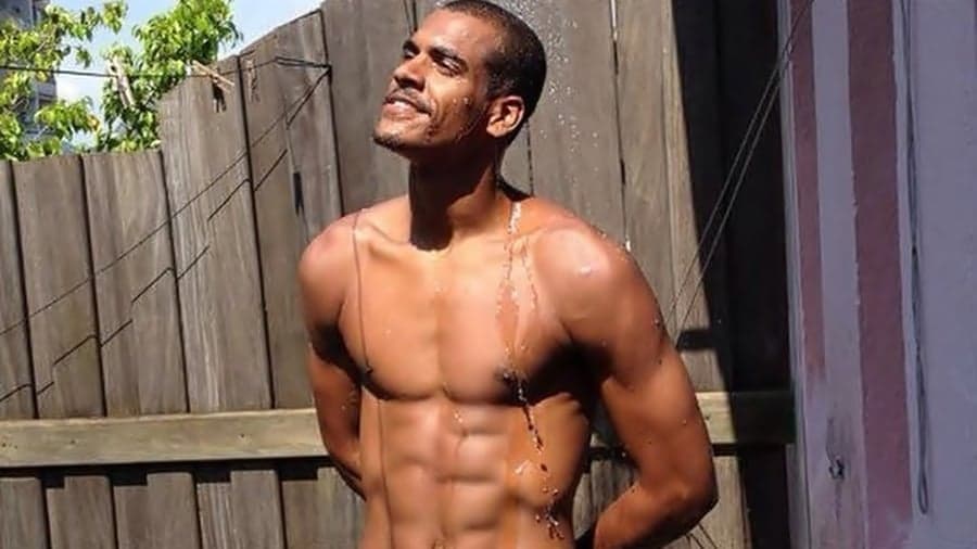 Marcello Melo Jr é flagrado durante passeio
