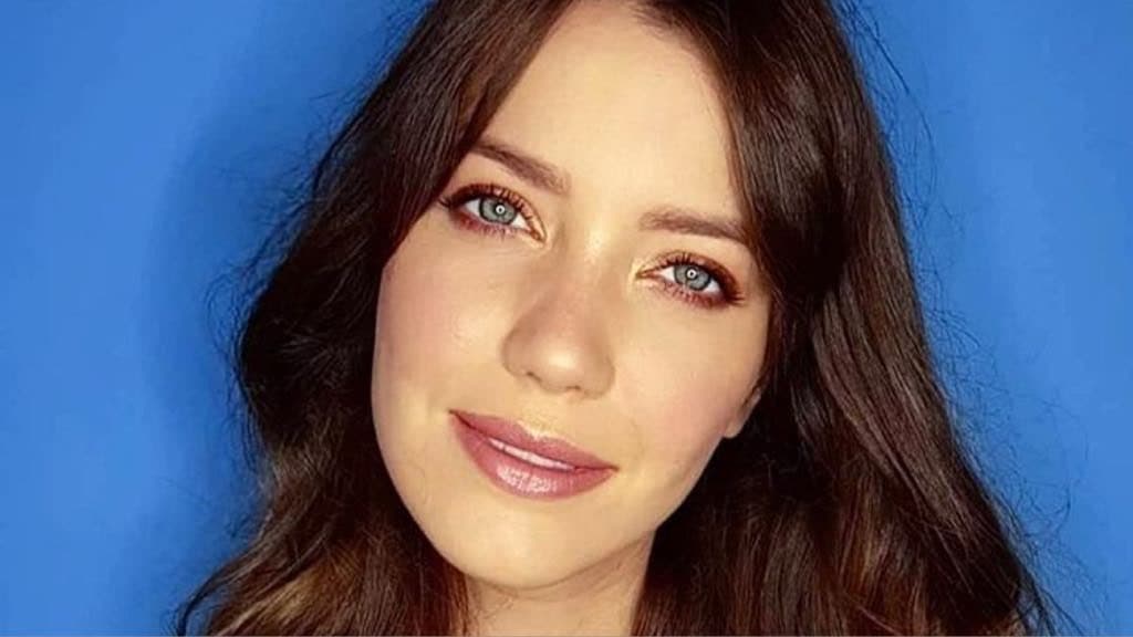 Nathalia Dill revela que sempre quebrou regras: "fui na minha formatura de tênis"