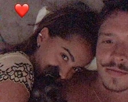 Assumiu? Anitta aparece protagonizando momento íntimo com Ronan Souza