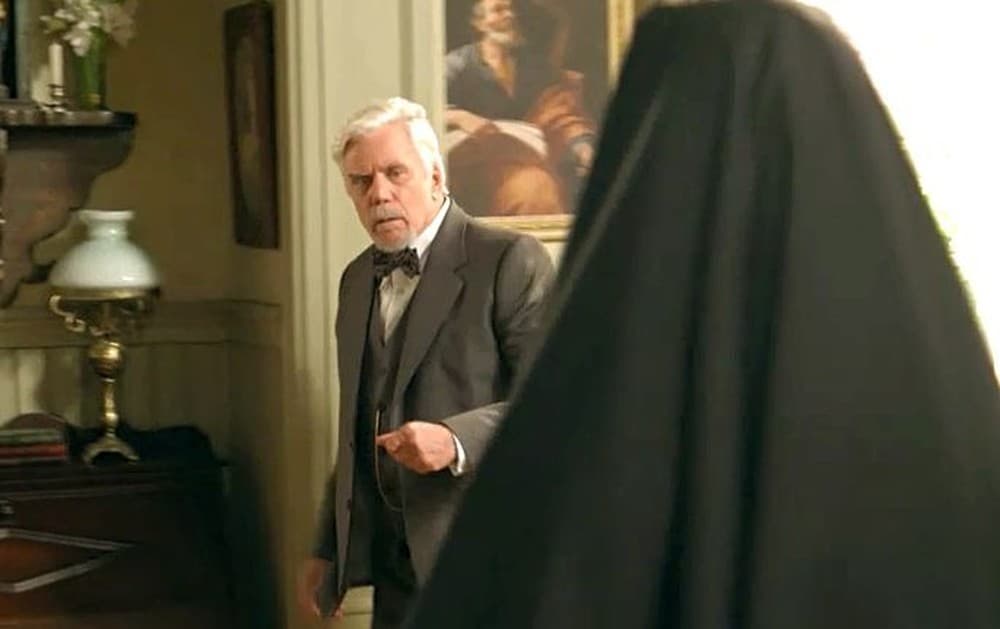 Espelho da Vida: Jurado de morte, Danilo é levado para convento pelo pai