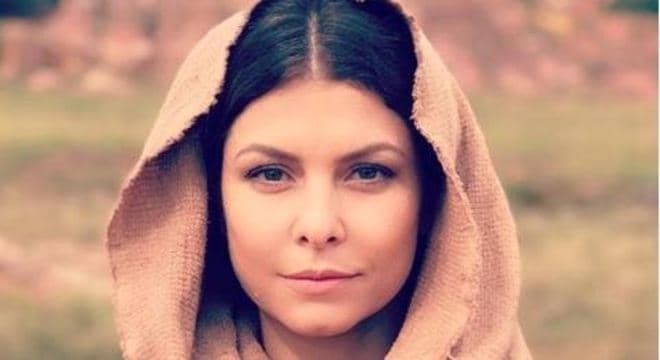 Em reta final da novela "Jesus" na Record, Bárbara Borges "elogia" Satanás