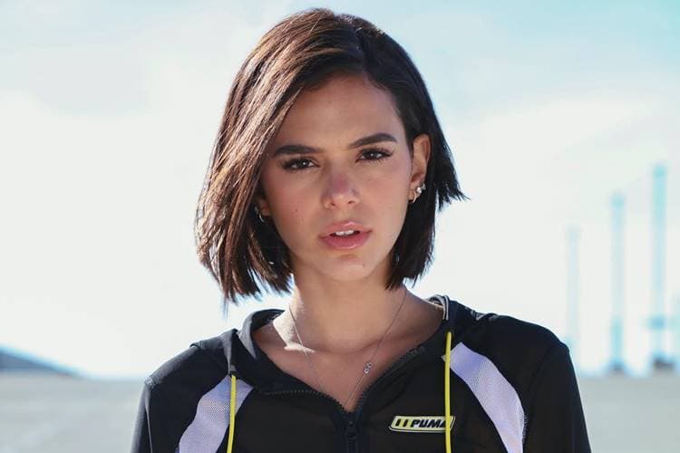 Bruna Marquezine aparece completamente descabelada e surpreende internautas