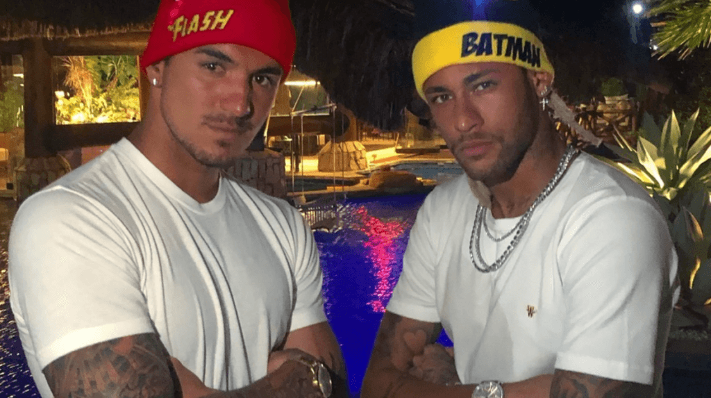 Depois de Neymar, Gabriel Medina também é visto ao lado de cantora famosa