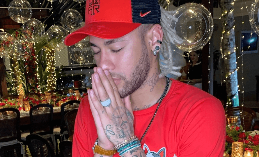 Neymar radicaliza o visual e se emociona ao abandonar os dreads: "Até breve"