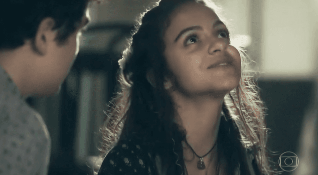 Em Malhação - Vidas Brasileiras, Amanda desconfia que esteja grávida e entra em desespero