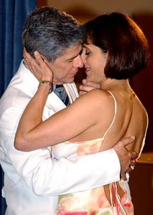 http://tvfoco.uai.com.br/wp-content/uploads/2015/05/Daniela-Mercury.jpg